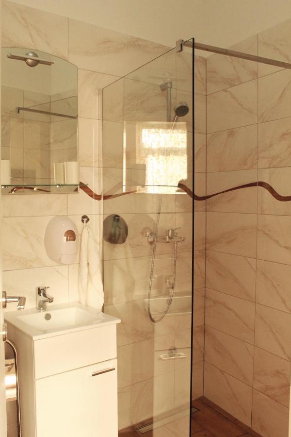 Kvija Rooms Szabadka Kültér fotó